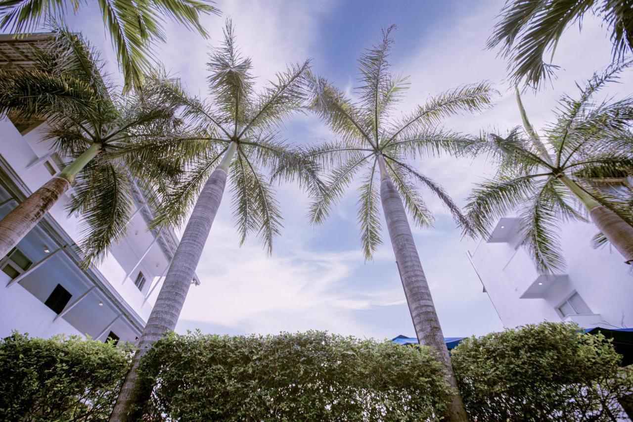 St.Lachlan Hotel & Suites Negombo Exterior photo